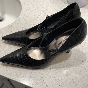 EUC Isaac Mizrahi for Target SnakeSkin High Heel Mary Janes